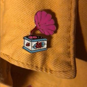 Vintage vinyl record enamel pin